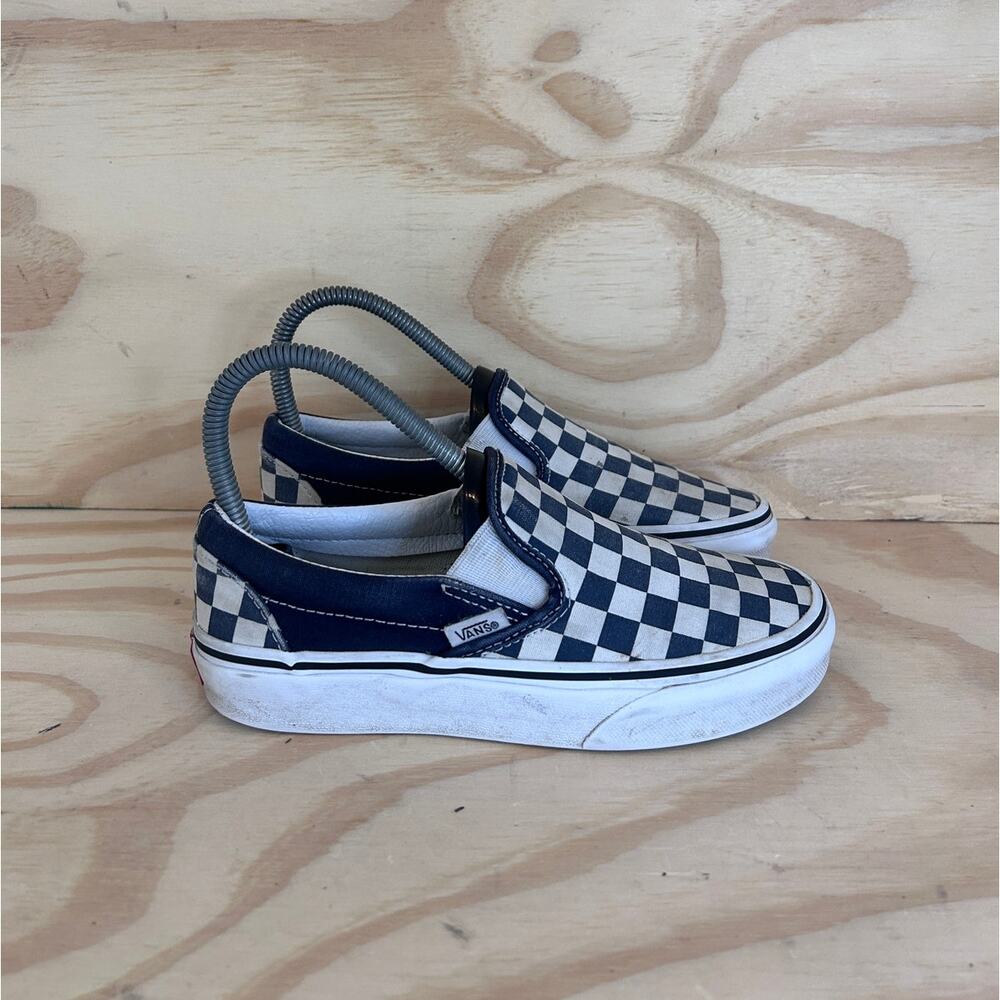 Vans Off The Wall Classic Slip-On Checkeredboard Sneakers Blue/White Women's - 5